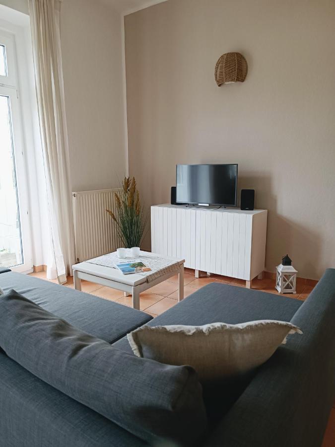 Ferienwohnung Strandmuschel In Der Villa Daheim In Juliusruh Breege Ngoại thất bức ảnh